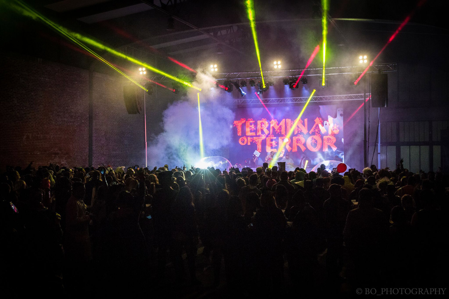 Best Speaker Systems for Indoor vs. Outdoor Events