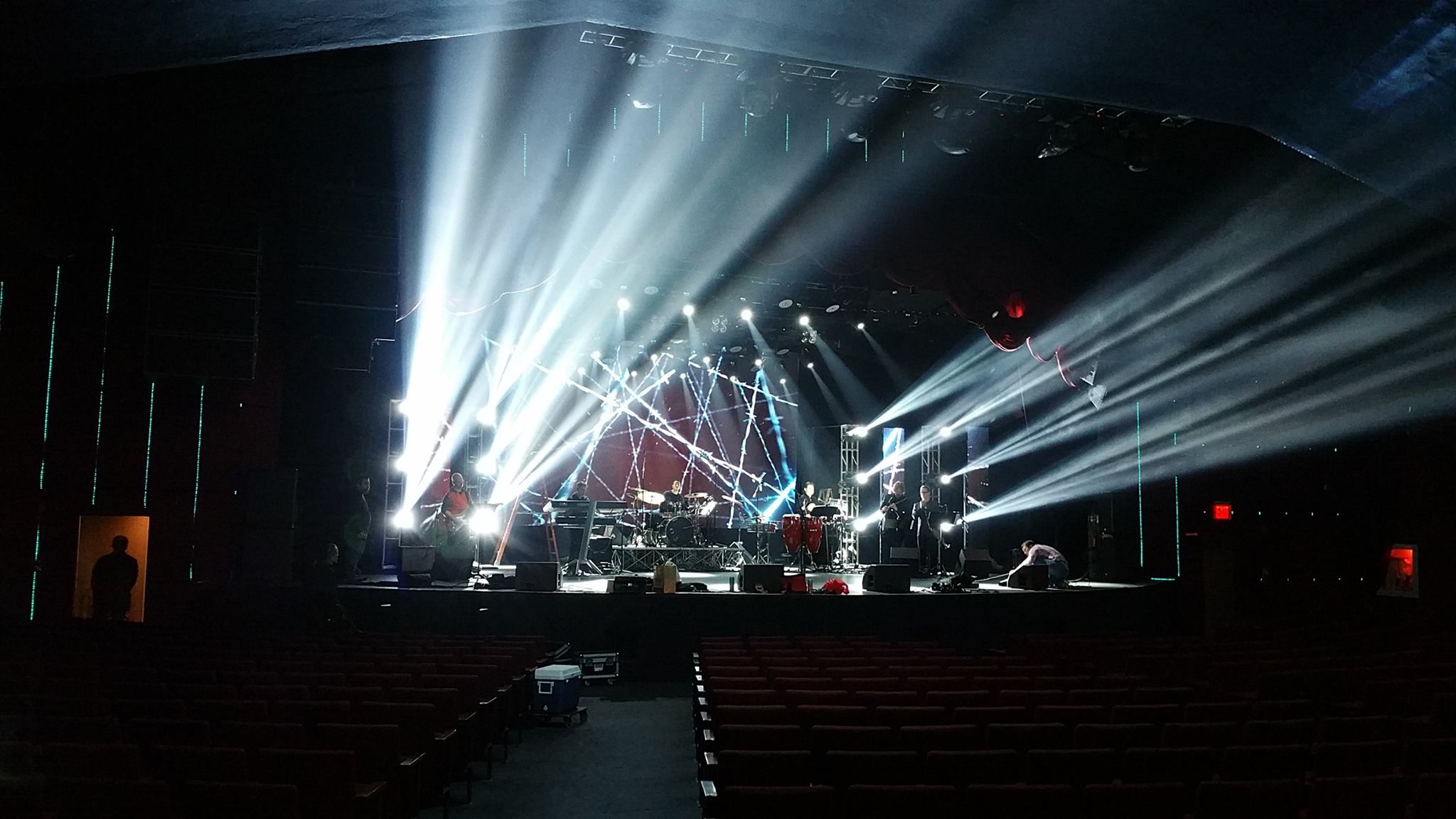 Spotlights That Ignored the Setlist